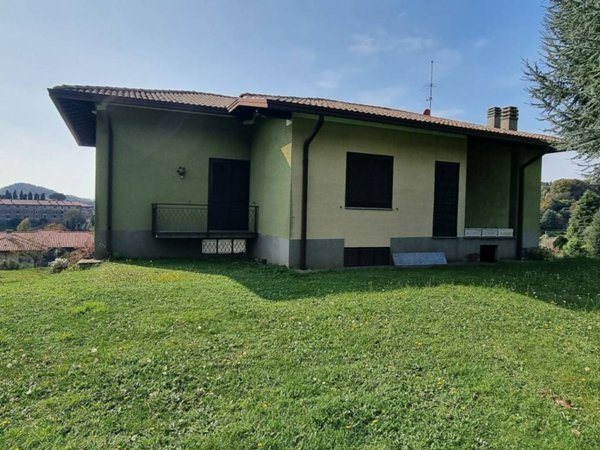 casa indipendente in vendita a Barzanò in zona Dagò