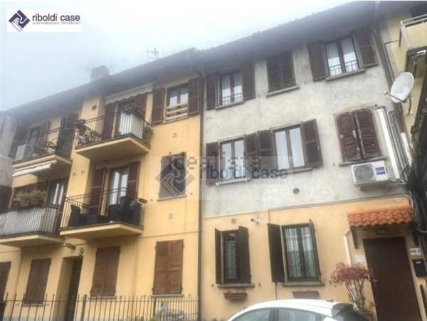 appartamento in vendita a Barzanò in zona Dagò