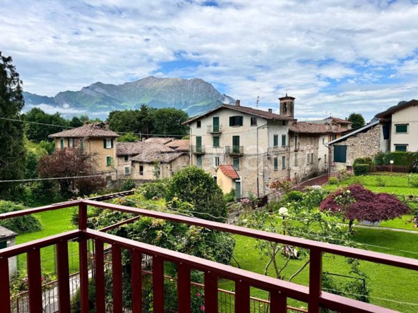 appartamento in vendita a Barzio in zona Concenedo