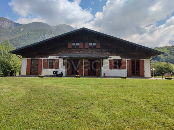 villa in vendita a Barzio