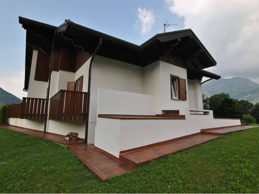 casa indipendente in vendita a Barzio