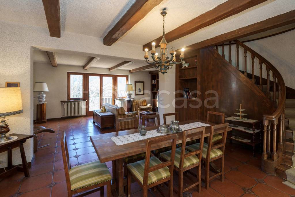 casa indipendente in vendita a Barzio