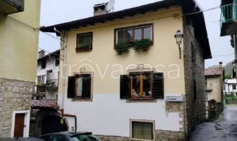 appartamento in vendita a Barzio in zona Concenedo