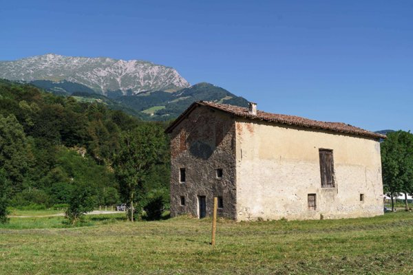 casa indipendente in vendita a Barzio