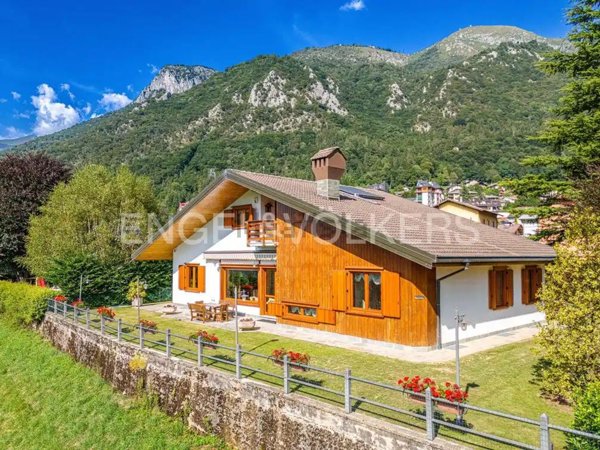 casa indipendente in vendita a Barzio