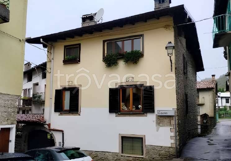 appartamento in vendita a Barzio in zona Concenedo