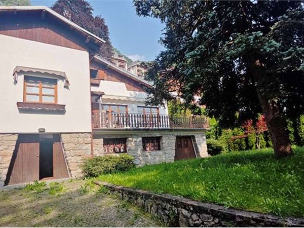 casa indipendente in vendita a Barzio