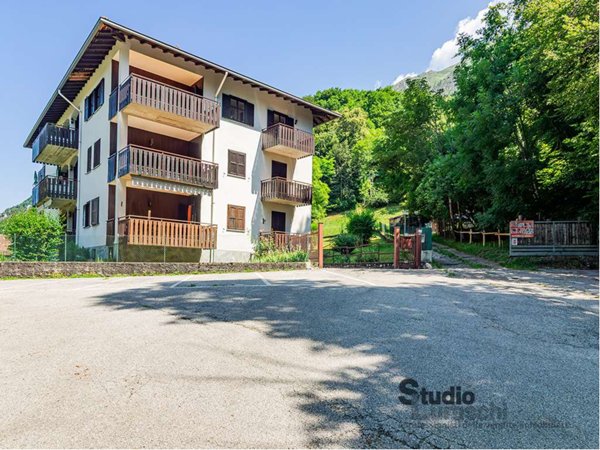 appartamento in vendita a Barzio in zona Concenedo