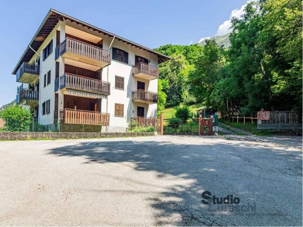 appartamento in vendita a Barzio in zona Concenedo