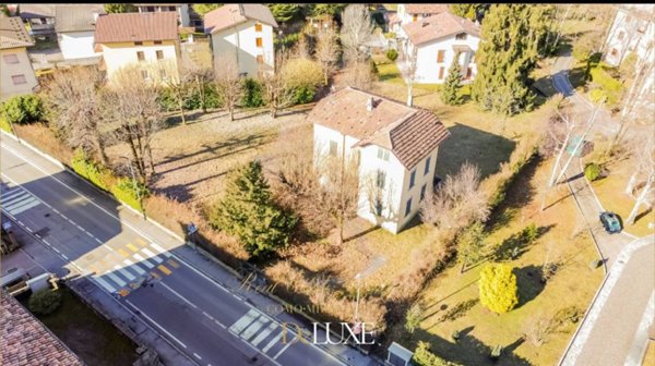 casa indipendente in vendita a Barzio