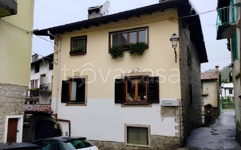 appartamento in vendita a Barzio in zona Concenedo