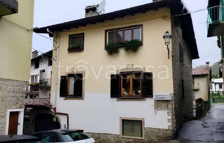 appartamento in vendita a Barzio in zona Concenedo