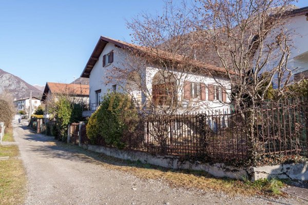 casa indipendente in vendita a Barzio