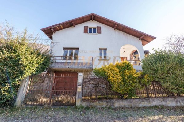 casa indipendente in vendita a Barzio
