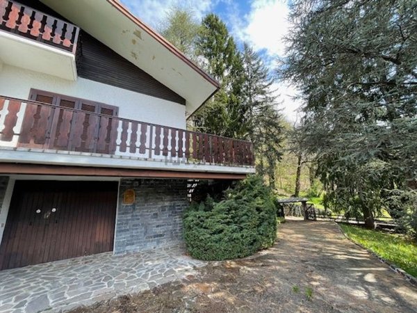 casa indipendente in vendita a Barzio