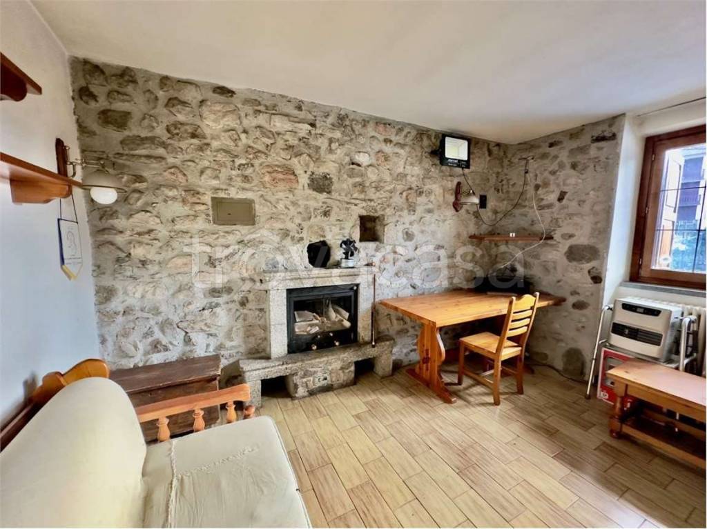 appartamento in vendita a Barzio in zona Concenedo