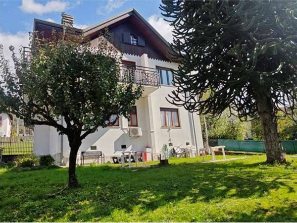 casa indipendente in vendita a Barzio