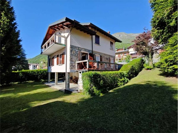 casa indipendente in vendita a Barzio