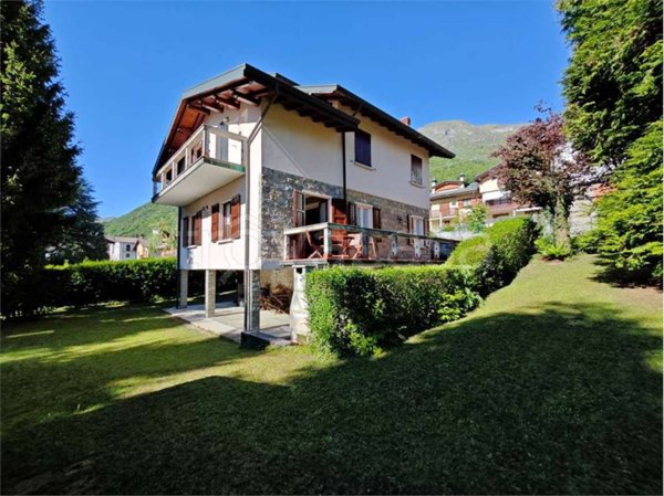 casa indipendente in vendita a Barzio