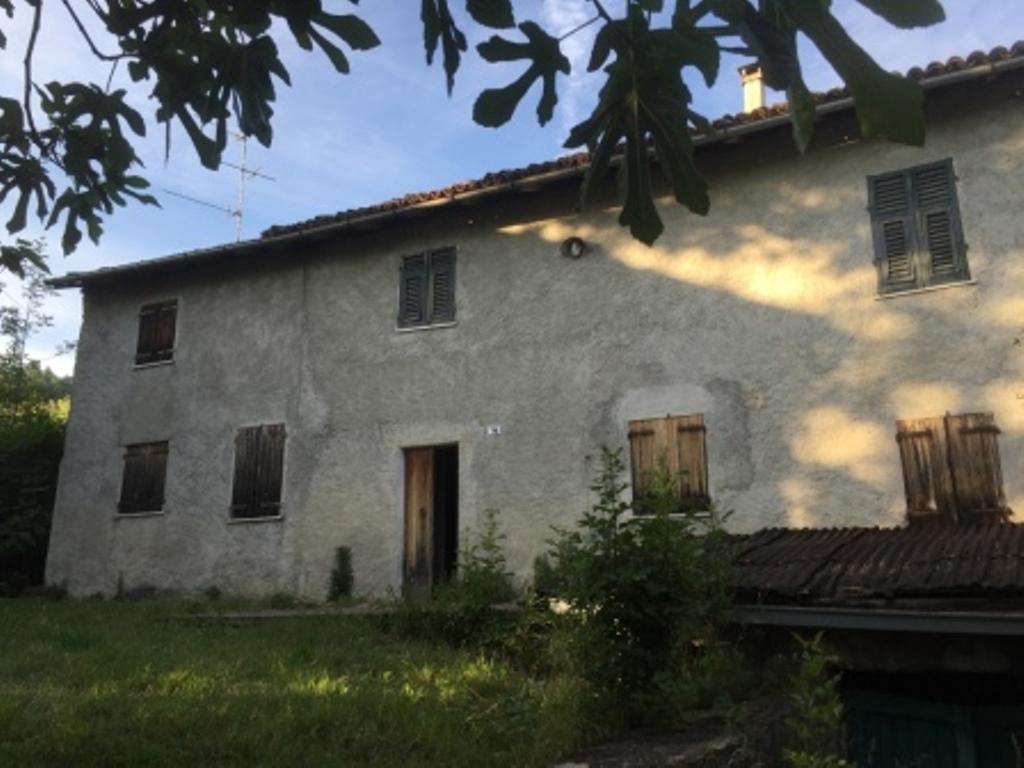 casa indipendente in vendita a Cremolino in zona Piazze