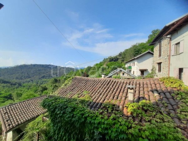 casa indipendente in vendita a Cremolino in zona Piazze