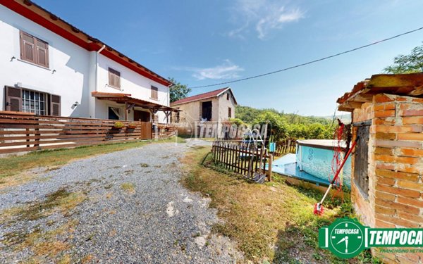 casa indipendente in vendita a Cremolino