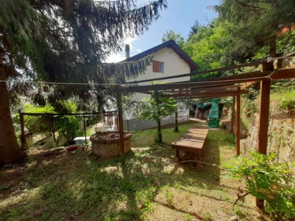 casa indipendente in vendita a Cremolino in zona Piazze