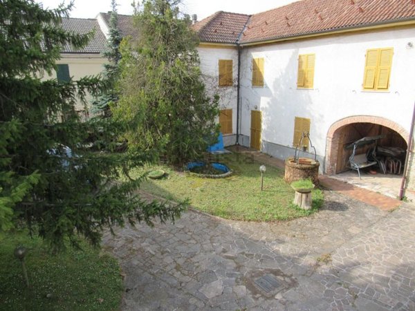 casa indipendente in vendita a Cremolino