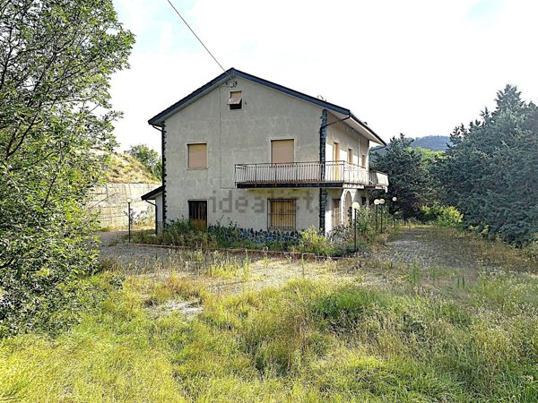 casa indipendente in vendita a Cremolino