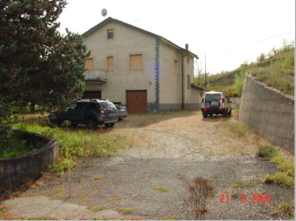 casa indipendente in vendita a Cremolino