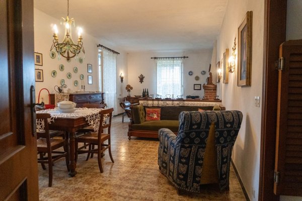 casa indipendente in vendita a Cremolino