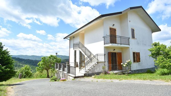 casa indipendente in vendita a Cremolino