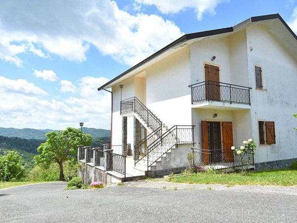casa indipendente in vendita a Cremolino