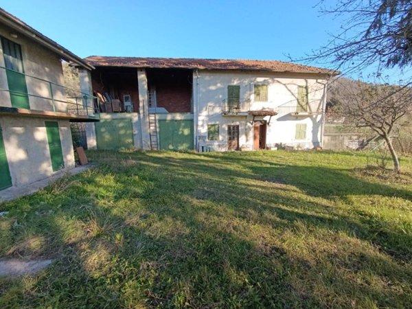 casa indipendente in vendita a Cremolino