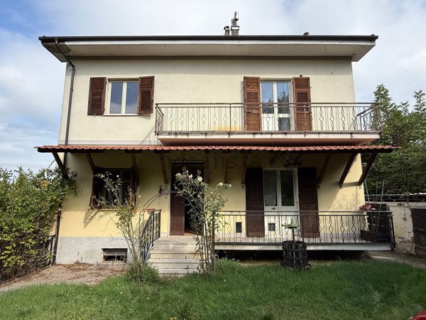 casa indipendente in vendita a Cremolino