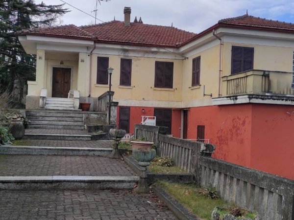 casa indipendente in vendita a Cremolino