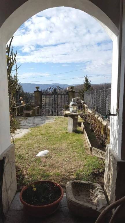 casa indipendente in vendita a Cremolino