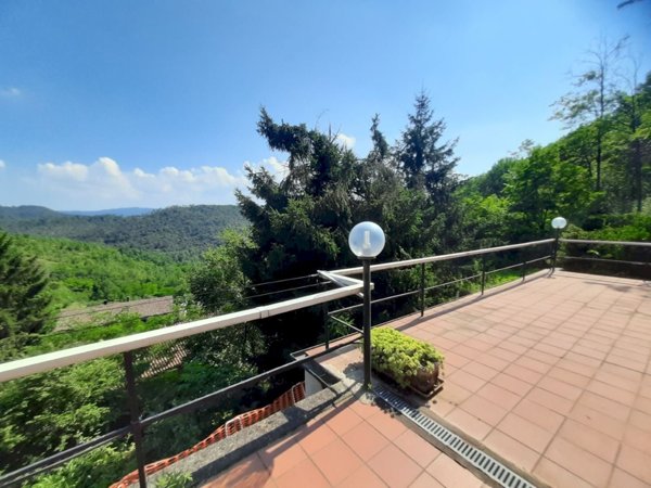 casa indipendente in vendita a Cremolino in zona Piazze