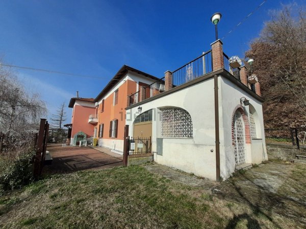 casa indipendente in vendita a Cremolino