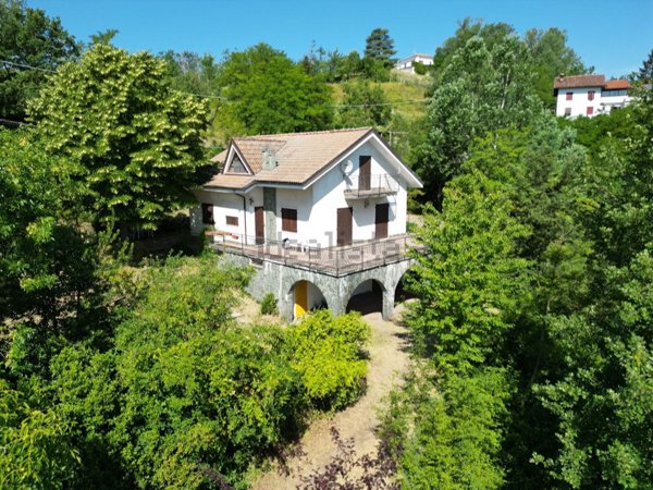 casa indipendente in vendita a Cremolino