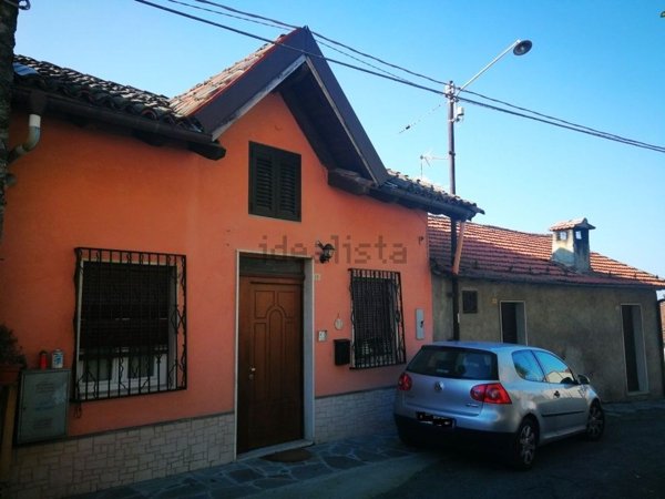 casa indipendente in vendita a Cremolino