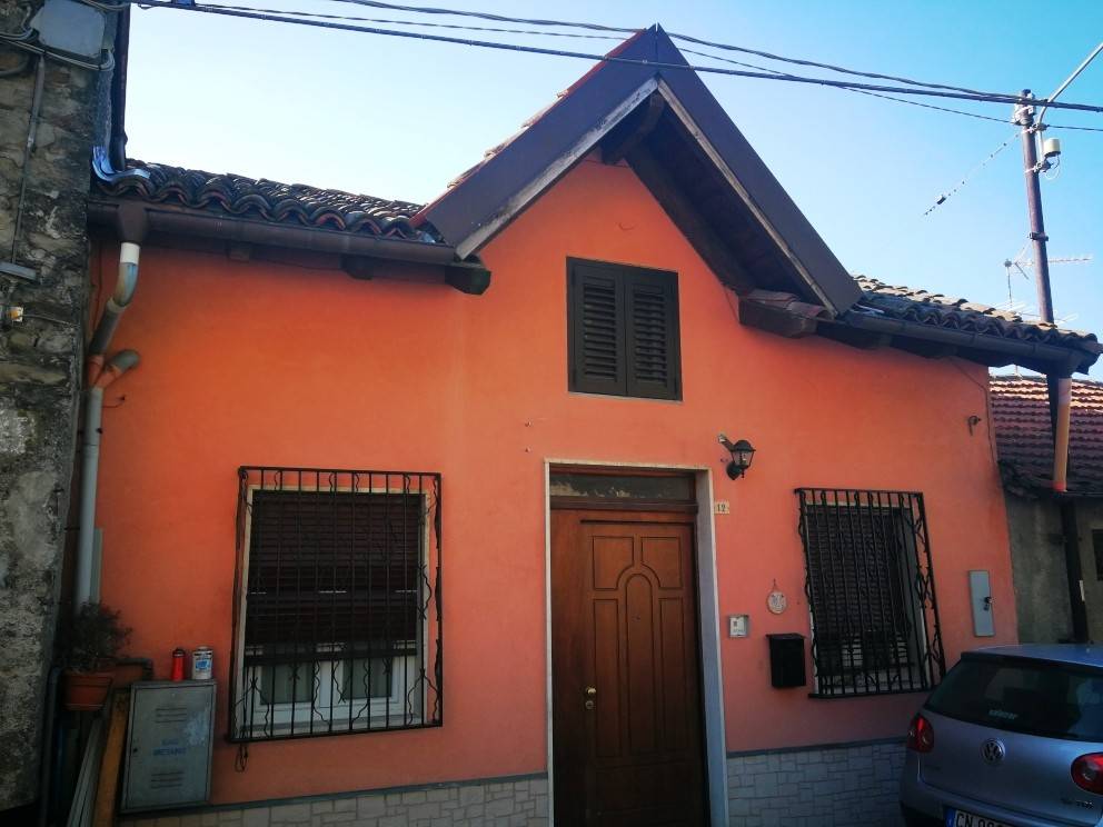 casa indipendente in vendita a Cremolino