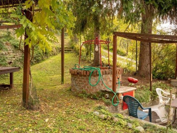 casa indipendente in vendita a Cremolino in zona Piazze