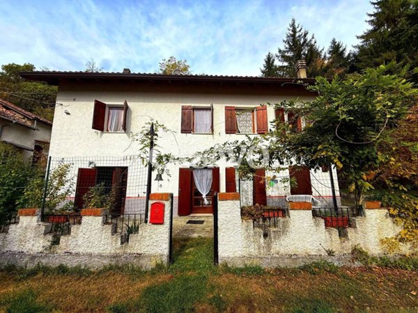 casa indipendente in vendita a Cremolino in zona Piazze