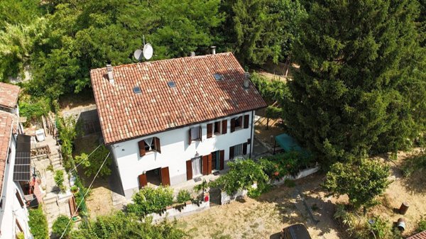 casa indipendente in vendita a Cremolino