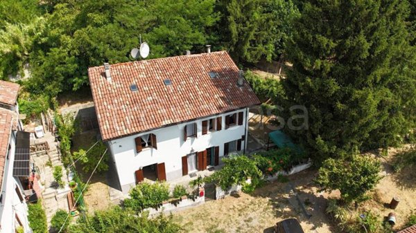 casa indipendente in vendita a Cremolino in zona Piazze