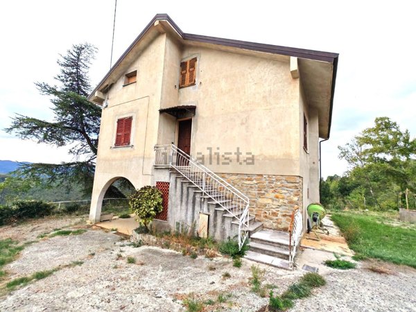 casa indipendente in vendita a Cremolino