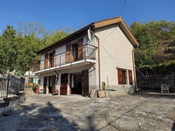 casa indipendente in vendita a Cremolino