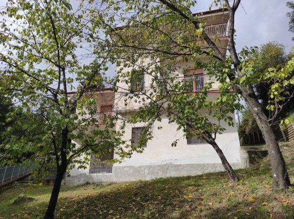 casa indipendente in vendita a Cremolino