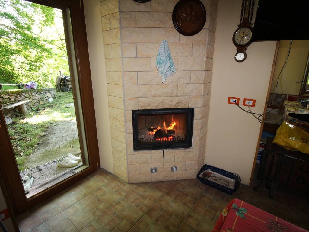 casa indipendente in vendita a Bellano in zona Sanico